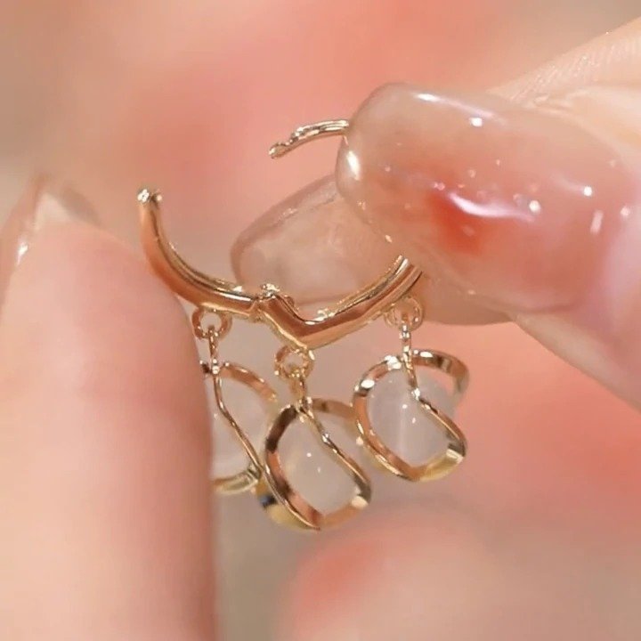 Cat‘s Eye Opals Drop Earrings