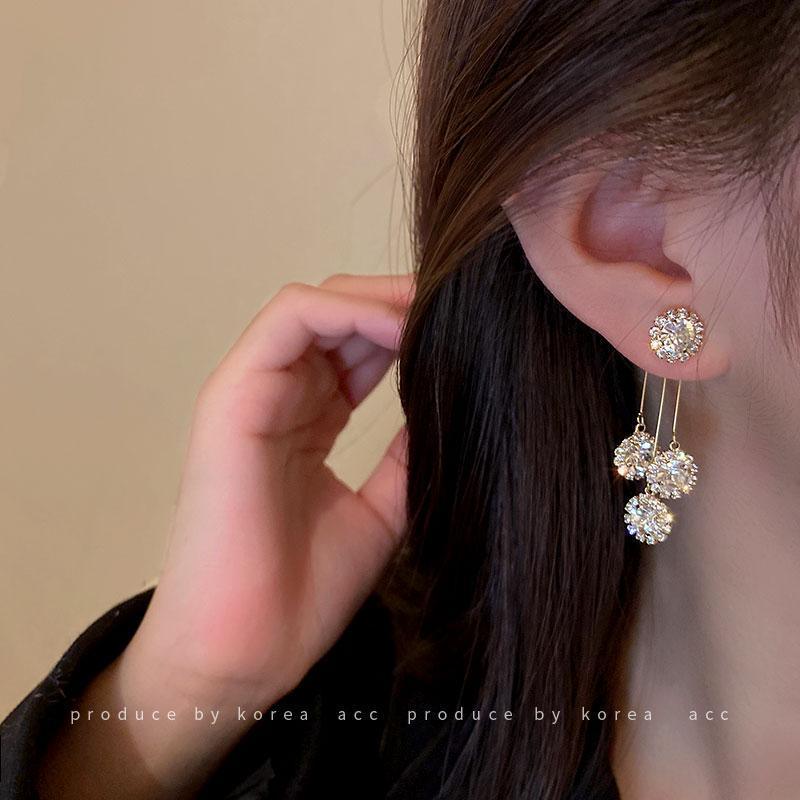 Round Diamond Earrings