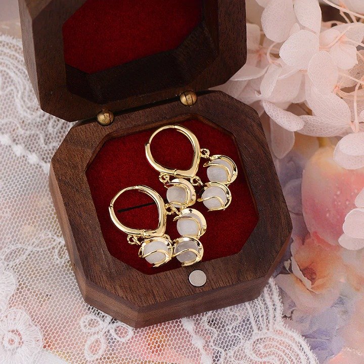 Cat‘s Eye Opals Drop Earrings