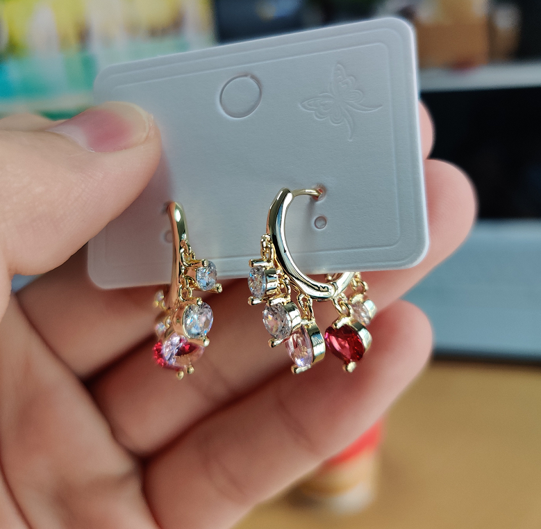 Shiny Diamond Drop Earrings