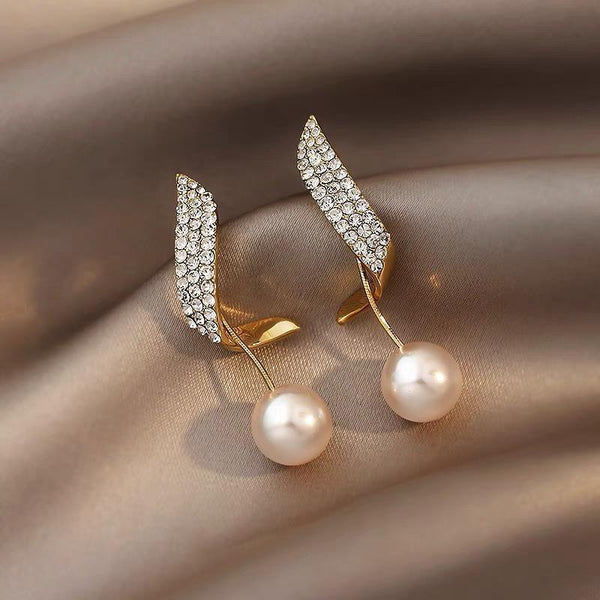 Temperament Wings Pearl Diamond Earrings