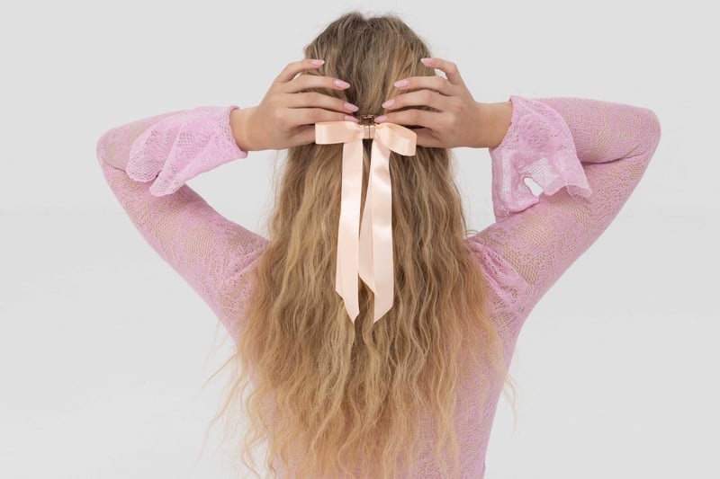 🎀Seamless Magnetic Bow Hair Clip – Strong Hold, No-Slip Everyday Styling