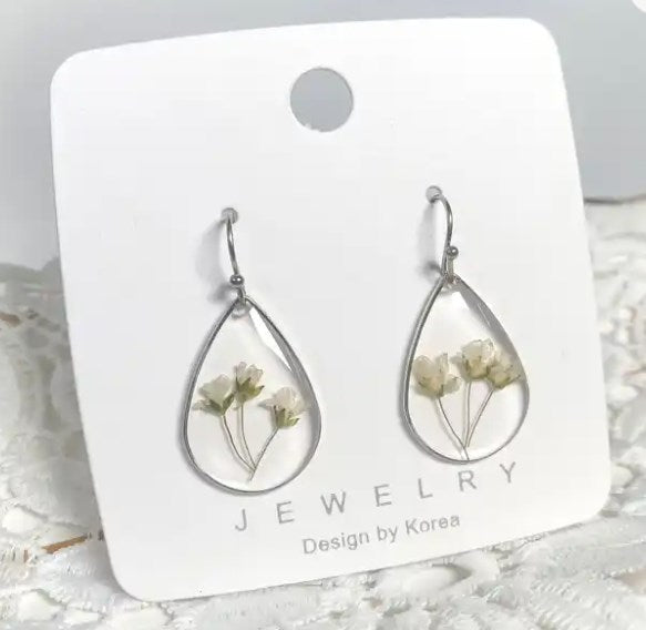 Preserved flower earrings