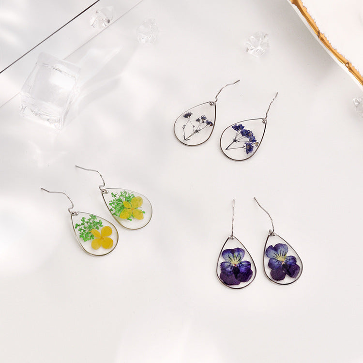 Preserved flower earrings