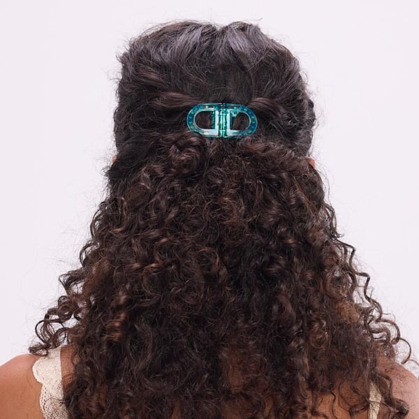 Smart Magnetic Hair Clips – Quick, Secure & Comfortable Hair Styling Solution