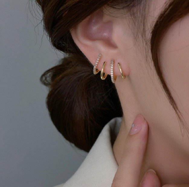 Shiny Crystal Round Earrings