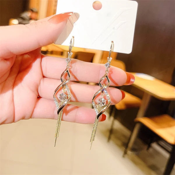 Interlocking Geometric Diamond Tassel Earrings